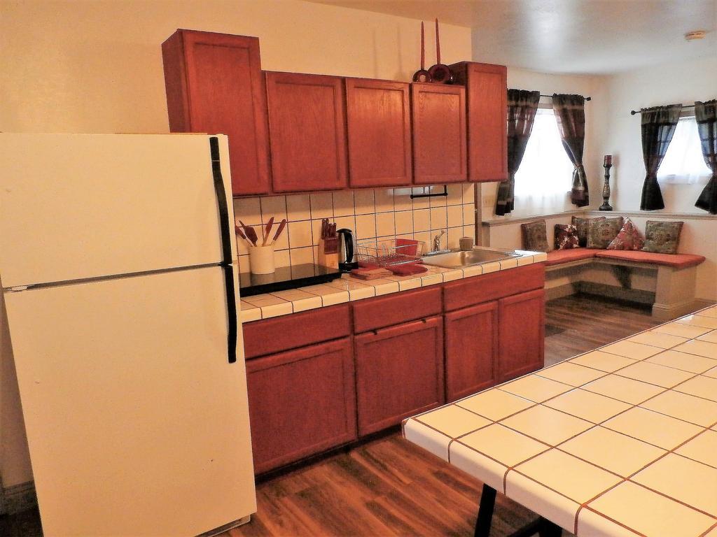 New Charming 2 Bedrooms Unit Close To Everything Оукхърст Екстериор снимка